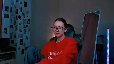 Snapshot of raviolly046 chatting on 10-01-25, 01:39 Alia Mereyn online show from 10-01-25, 01:39