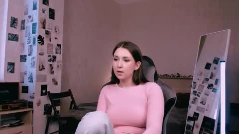 Snapshot of raviolly046 chatting on 10-06-25, 11:40 Alia Mereyn online show from 10-06-25, 11:40