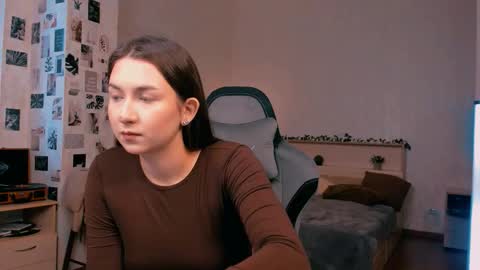 Snapshot of raviolly046 chatting on 10-20-25, 11:10 Alia Mereyn online show from 10-20-25, 11:10
