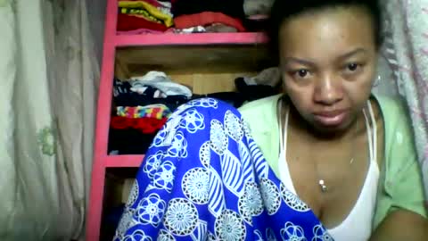 Snapshot of rayana_69 chatting on 06-12-26, 04:11 rayana_69 online show from 06-12-26, 04:11