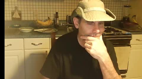 Snapshot of raylene4u2 chatting on 10-22-25, 07:08 Ray online show from 10-22-25, 07:08