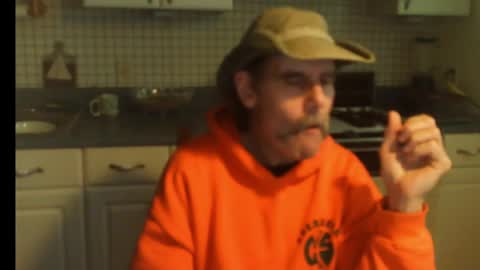 Snapshot of raylene4u2 chatting on 11-04-25, 08:30 Ray online show from 11-04-25, 08:30