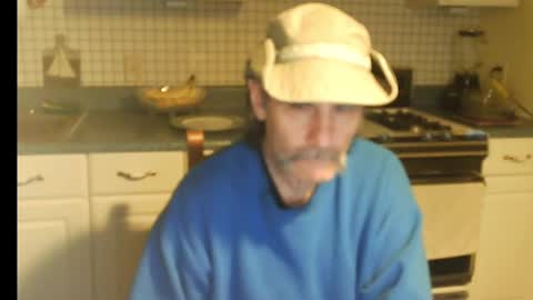 Snapshot of raylene4u2 chatting on 11-11-25, 09:53 Ray online show from 11-11-25, 09:53