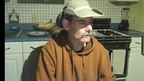 Snapshot of raylene4u2 chatting on 11-27-25, 10:06 Ray online show from 11-27-25, 10:06