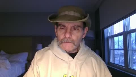 Snapshot of raylene4u2 chatting on 12-05-25, 12:25 Ray online show from 12-05-25, 12:25