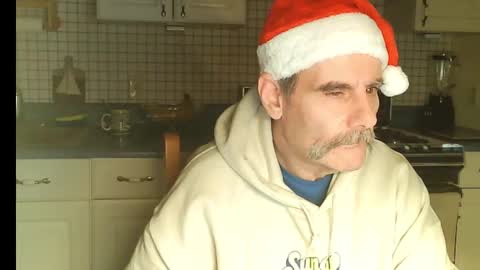 Snapshot of raylene4u2 chatting on 12-13-25, 10:04 Ray online show from 12-13-25, 10:04