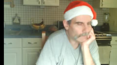 Snapshot of raylene4u2 chatting on 12-19-25, 09:11 Ray online show from 12-19-25, 09:11