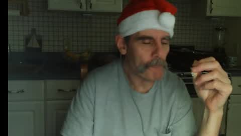 Snapshot of raylene4u2 chatting on 12-20-25, 09:00 Ray online show from 12-20-25, 09:00