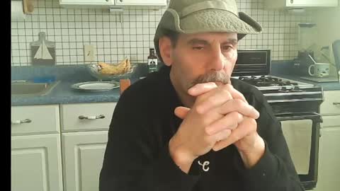 Ray online show from 05-04-26, 06:59