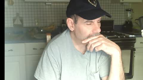Ray online show from 05-07-26, 08:20