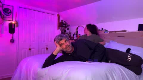 Snapshot of raymag444 chatting on 02-11-26, 05:12 raymag444 online show from 02-11-26, 05:12