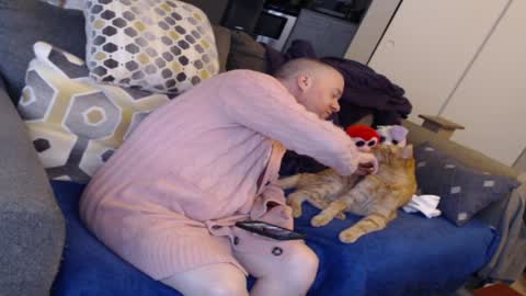 Snapshot of raymondsun chatting on 01-01-25, 05:22 Sunshine Ray online show from 01-01-25, 05:22