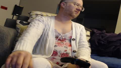 Snapshot of raymondsun chatting on 01-11-25, 12:18 Sunshine Ray online show from 01-11-25, 12:18