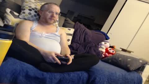 Snapshot of raymondsun chatting on 01-19-25, 04:01 Sunshine Ray online show from 01-19-25, 04:01