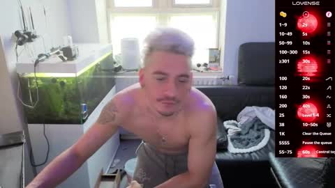 Rayzel online show from 02-16-26, 01:18