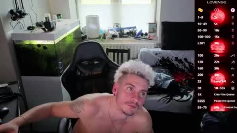 Rayzel online show from 03-07-26, 04:15