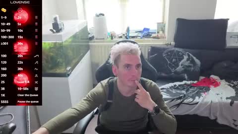 Rayzel White online show from 05-06-26, 11:37