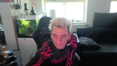 Rayzel White online show from 05-30-26, 12:35