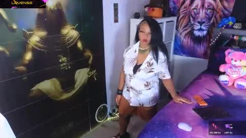 Snapshot of realgoddessdream chatting on 06-08-26, 11:49 realgoddessdream online show from 06-08-26, 11:49