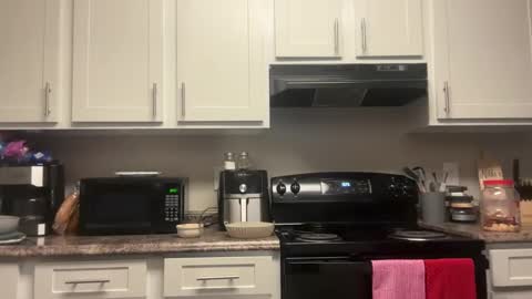 Preston  Stella online show from 02-05-25, 02:26