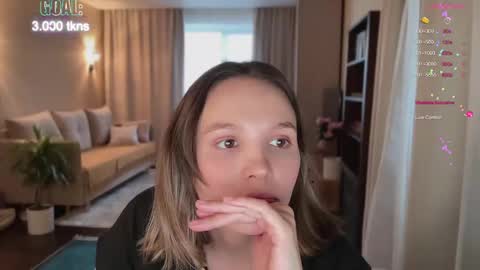 Snapshot of realsupermichael chatting on 12-08-24, 10:41 AliceEve online show from 12-08-24, 10:41