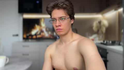 Snapshot of realsupermichael chatting on 03-03-25, 12:27 AliceEve online show from 03-03-25, 12:27