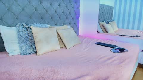 I invite you to my birthday on November 3th  online show from 01-18-25, 06:34