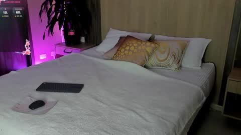 Snapshot of rebeca_cortez1 chatting on 05-14-26, 08:37 I invite you to my birthday on November 3th online show from 05-14-26, 08:37
