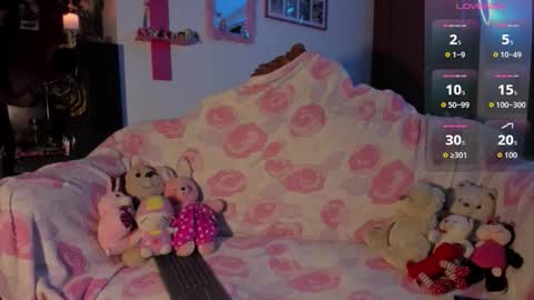 Snapshot of rebecahart chatting on 02-17-26, 01:35 Rebecca online show from 02-17-26, 01:35