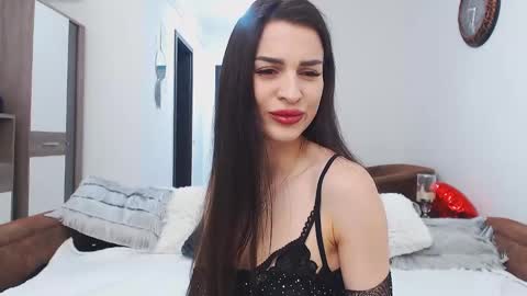 Snapshot of rebecamur chatting on 02-19-25, 05:27 rebecamur online show from 02-19-25, 05:27