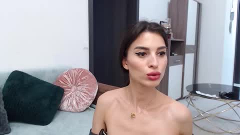 Snapshot of rebecamur chatting on 09-16-25, 03:24 rebecamur online show from 09-16-25, 03:24