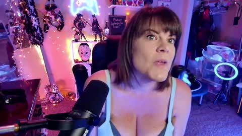 Snapshot of rebeccalovexxx chatting on 02-17-26, 10:27 Rebecca Love online show from 02-17-26, 10:27