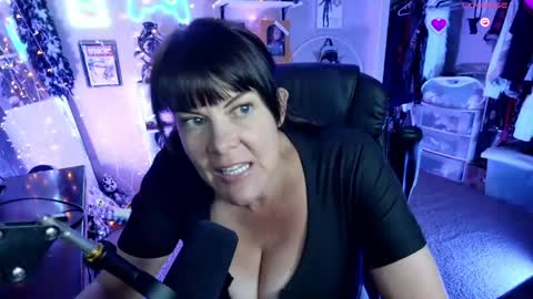 Rebecca Love online show from 05-28-26, 09:45