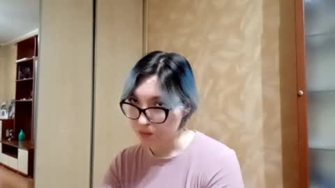 Snapshot of rebeckaaspinwall chatting on 02-18-26, 02:13 Zoe online show from 02-18-26, 02:13