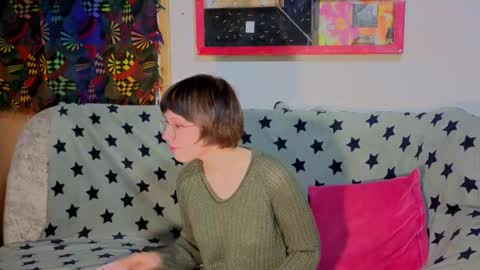 Lara online show from 10-20-25, 07:36