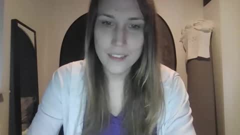 Snapshot of rebornrao chatting on 10-29-25, 12:40 Keely KeKe Kiwi online show from 10-29-25, 12:40