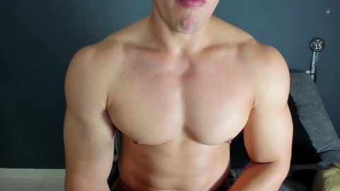 twitter REECET26 instagram RECCETAYLOR online show from 10-27-25, 03:21