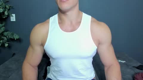 twitter REECET26 instagram RECCETAYLOR online show from 12-22-25, 11:24