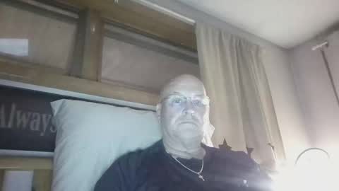 Snapshot of recman15 chatting on 10-08-25, 01:36 Mtn. Man online show from 10-08-25, 01:36