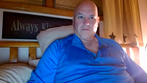 Snapshot of recman15 chatting on 10-19-25, 01:50 Mtn. Man online show from 10-19-25, 01:50