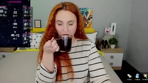 Snapshot of red_naughtyfox chatting on 01-10-25, 06:28 Lessy Fox online show from 01-10-25, 06:28
