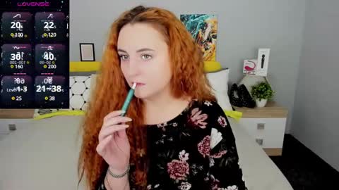 Snapshot of red_naughtyfox chatting on 02-09-25, 05:22 Lessy Fox online show from 02-09-25, 05:22
