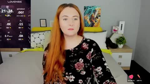 Snapshot of red_naughtyfox chatting on 03-08-25, 06:05 Lessy Fox online show from 03-08-25, 06:05