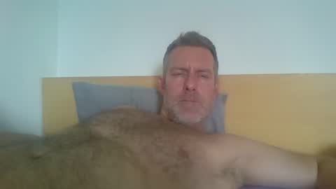 Snapshot of redandbluecloud chatting on 09-15-25, 01:55 Red online show from 09-15-25, 01:55