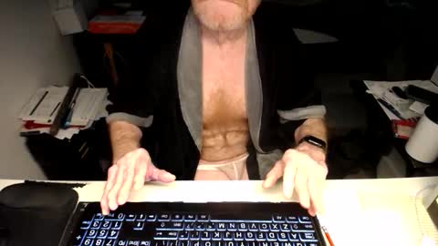 Red online show from 04-30-26, 06:03