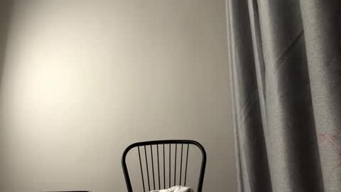 Mia online show from 01-12-26, 03:28