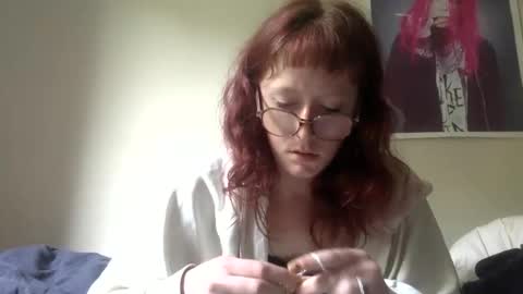 redcassie666 online show from 04-28-26, 10:31
