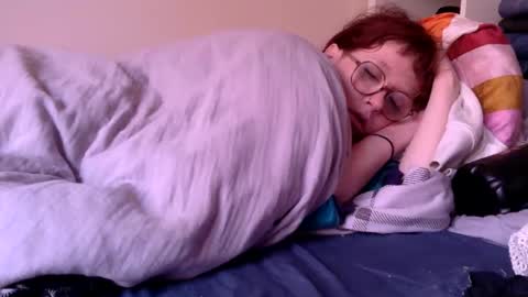 Snapshot of redcassie666 chatting on 05-08-26, 01:05 redcassie666 online show from 05-08-26, 01:05