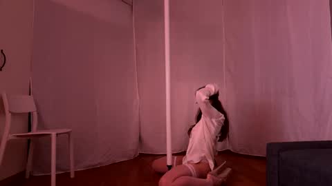 Snapshot of redcoupletubee chatting on 01-19-25, 08:30 Red Couple Tube online show from 01-19-25, 08:30