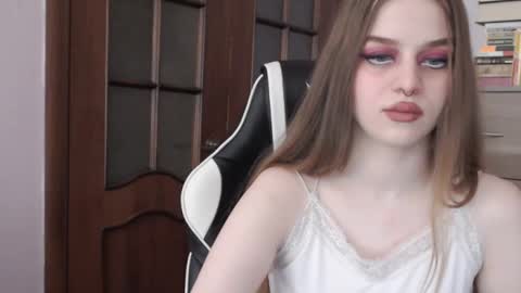 Lily online show from 10-18-25, 01:52